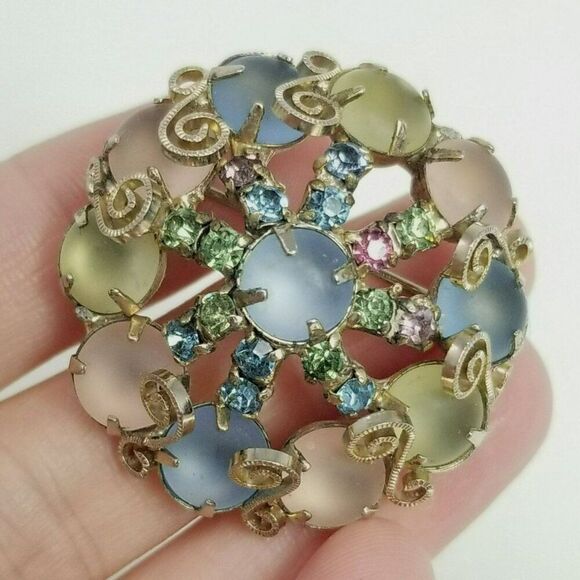 Vintage Pastel Rhinestone Brooch, Cabochon Prong Set Gold Tone, Unsigned - Picture 1 of 6